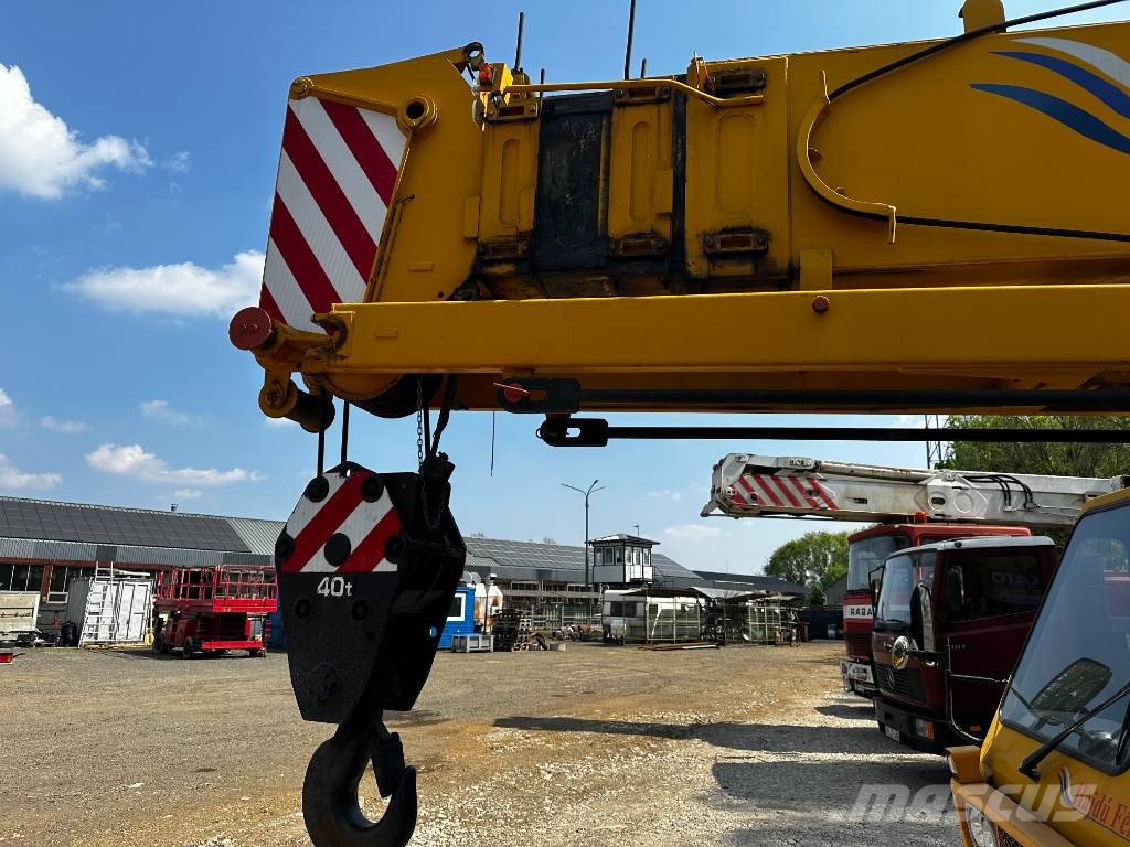 Mitsubishi KATO NK400 Ruw terrein kranen