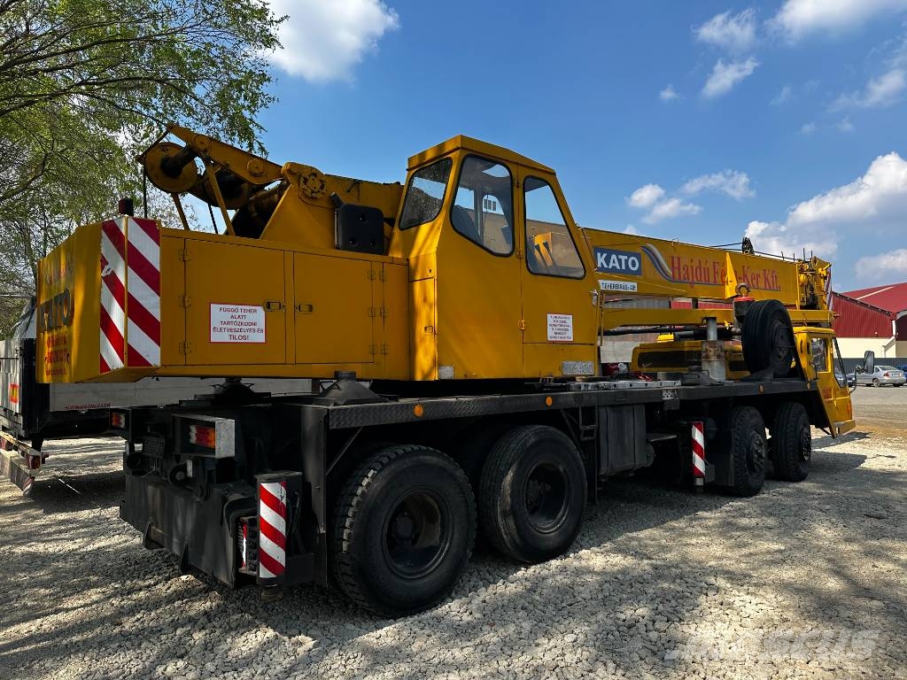 Mitsubishi KATO NK400 Ruw terrein kranen