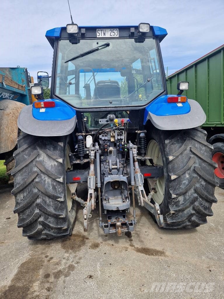 New Holland TM 115 Tractoren