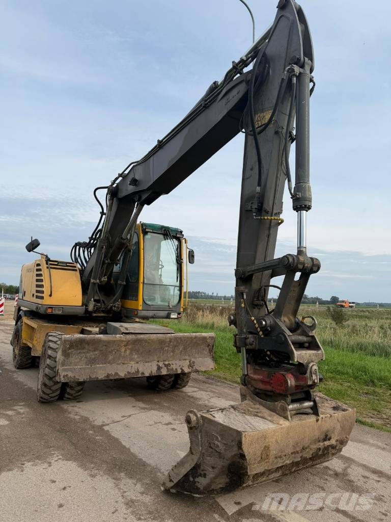 Volvo EW 160 B حفارات بعجل