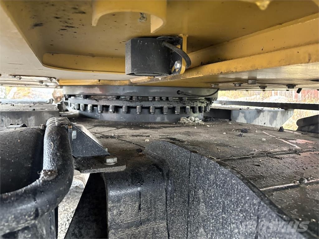 CAT M314 Bagri na kolesih