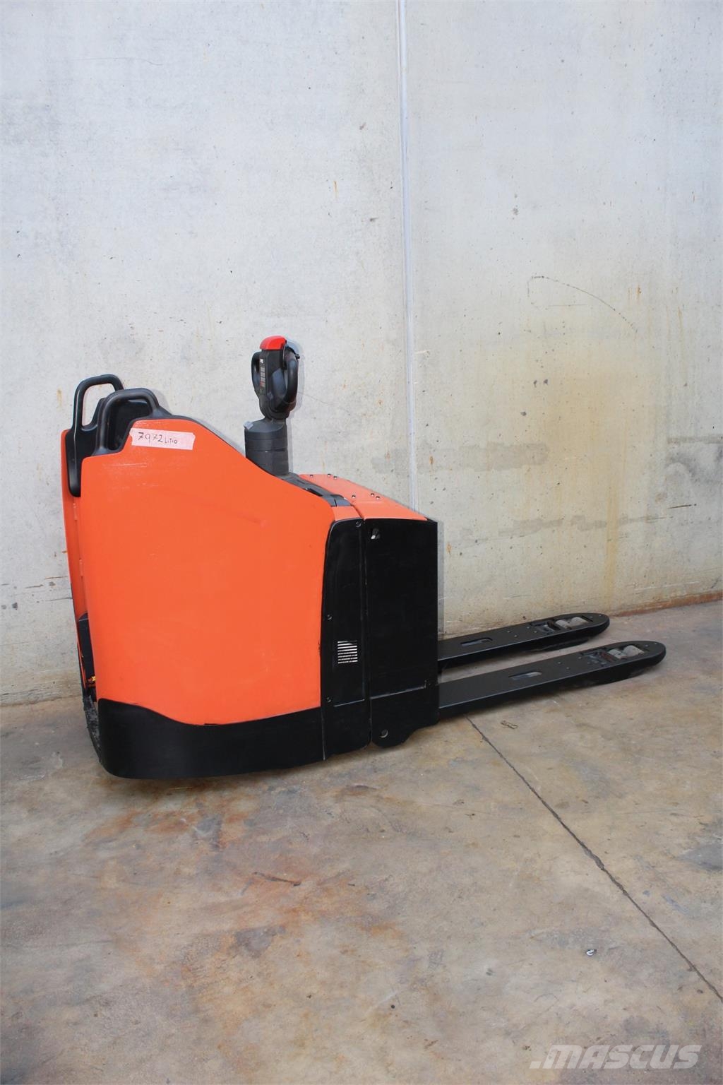 BT LPE 200 Li-Ion Transpalette accompagnant porté debout