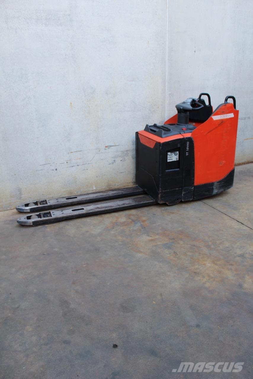 BT LPE 220 1590x550mm Elektriskie palešu ratiņi ar platformu