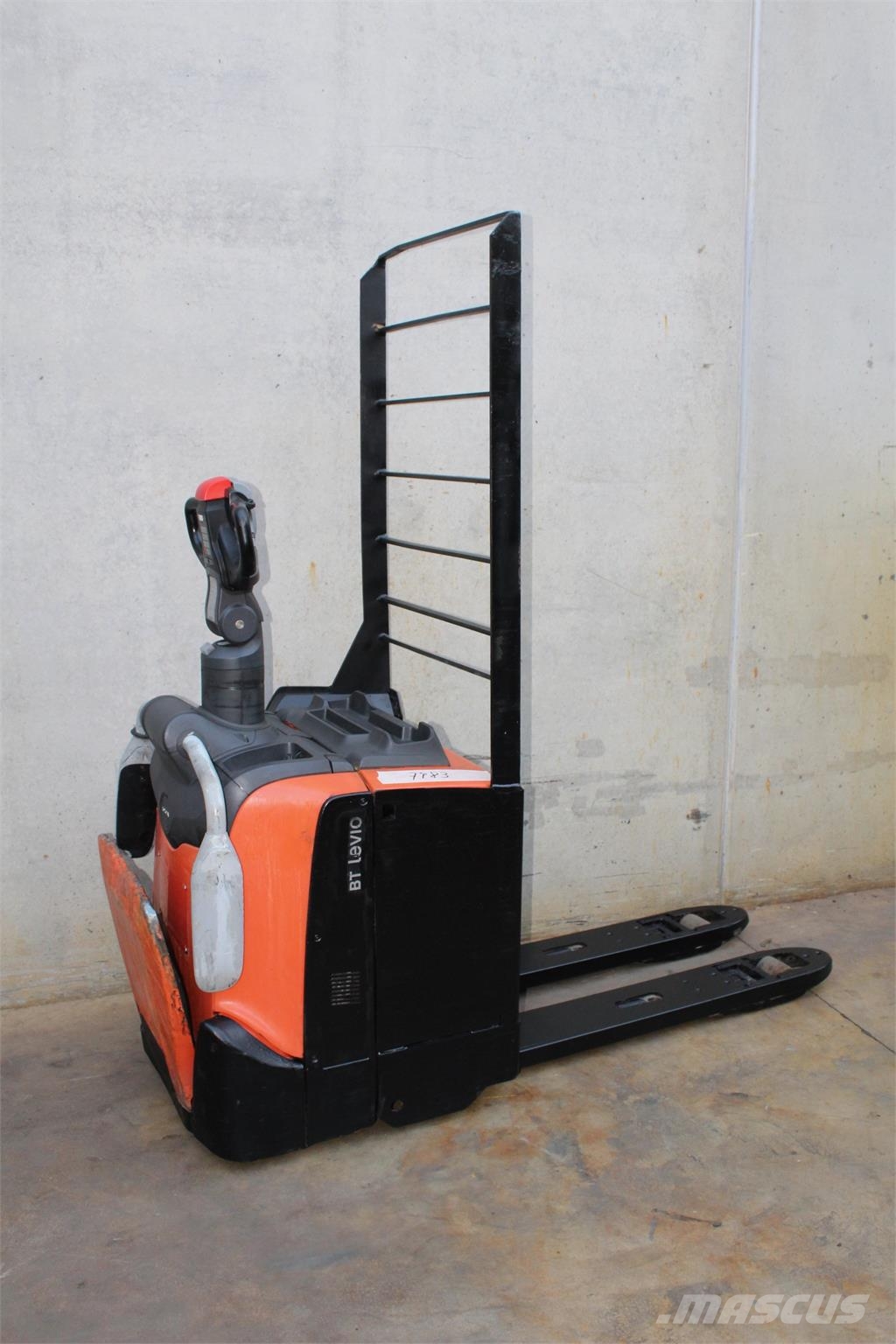 BT LPE200 Lavansiirtotrukit ajotasolla
