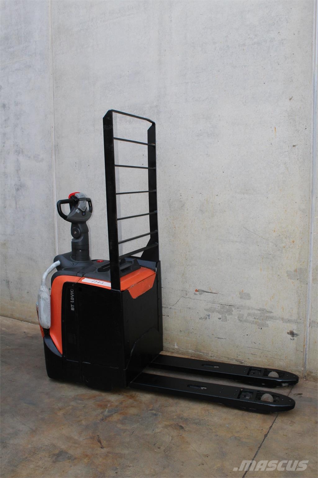 BT LPE200 Lavansiirtotrukit ajotasolla