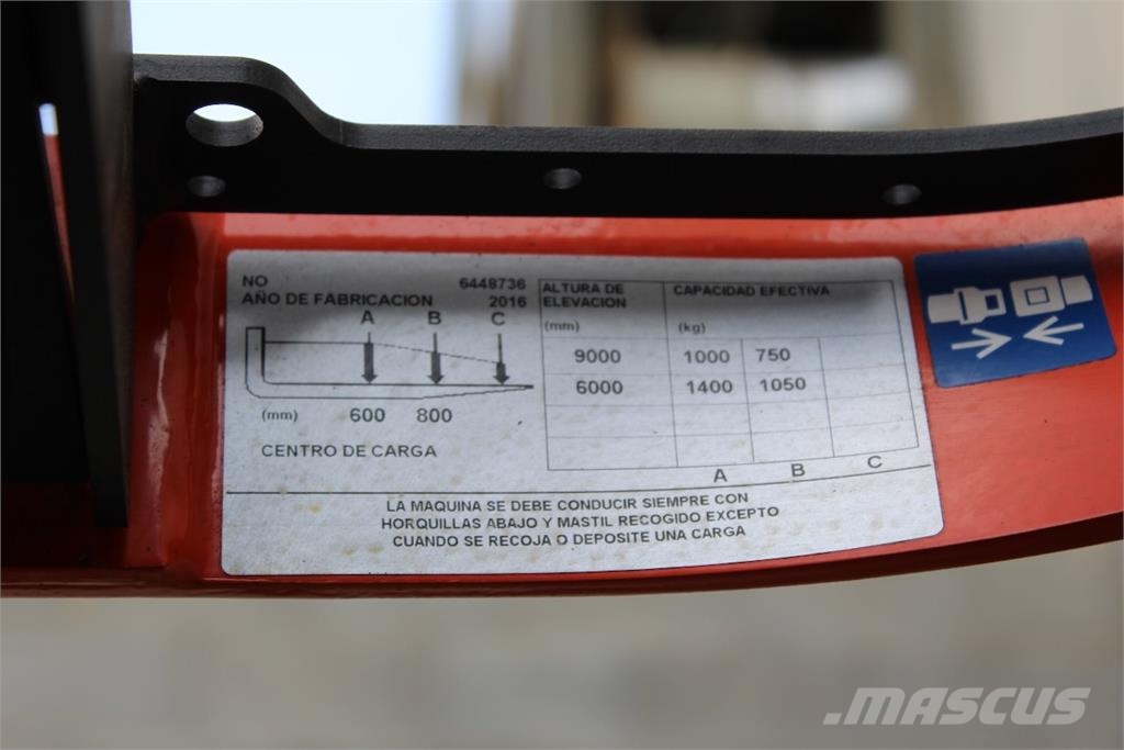 BT RRE 140 Stivuitor cu catarg retractabil