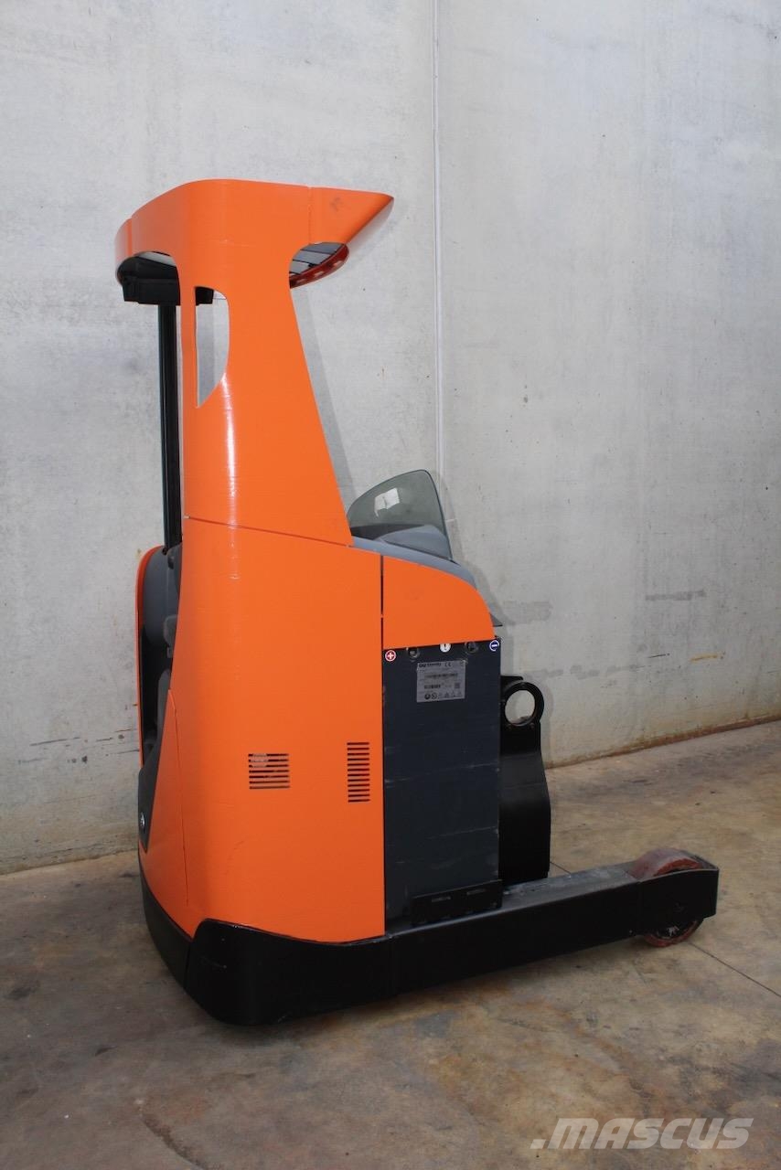BT RRE 140 Stivuitor cu catarg retractabil