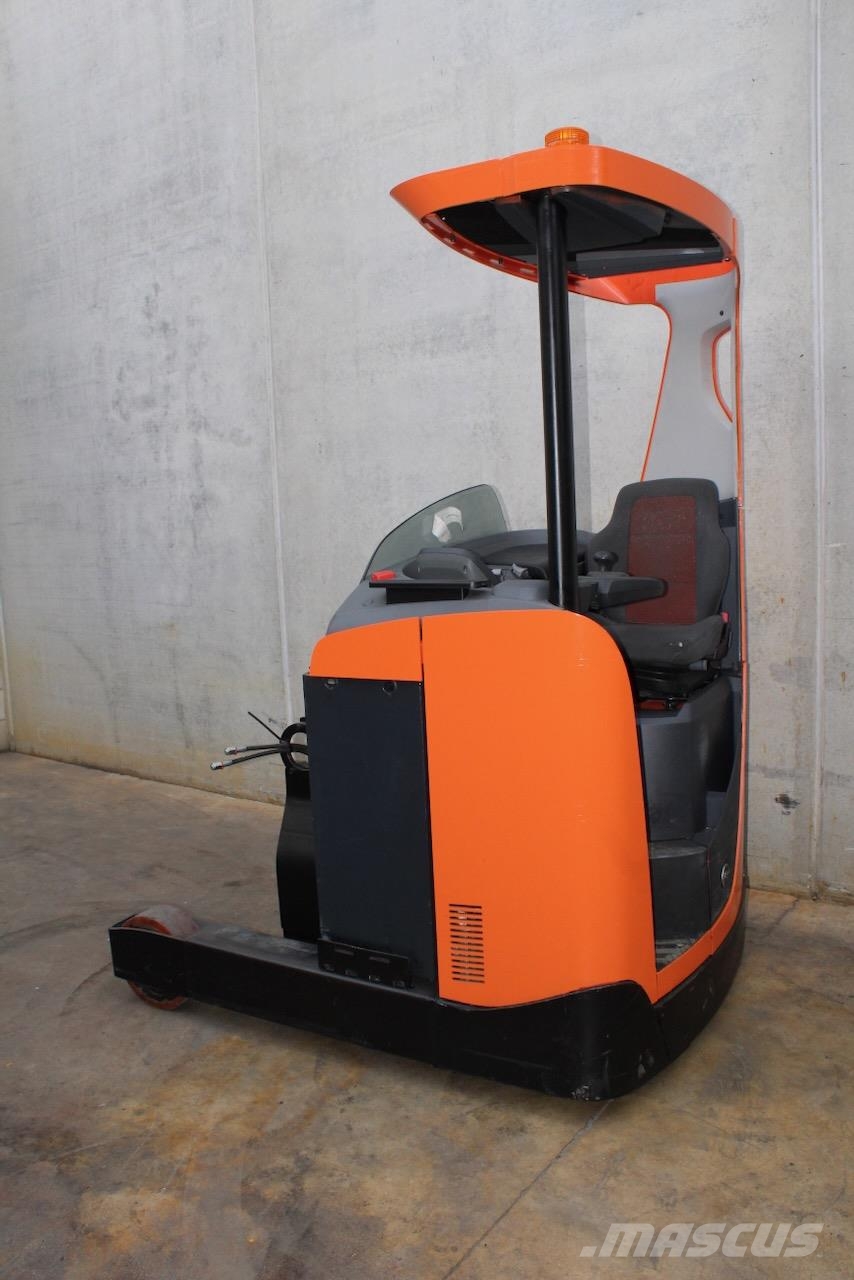 BT RRE 140 Stivuitor cu catarg retractabil