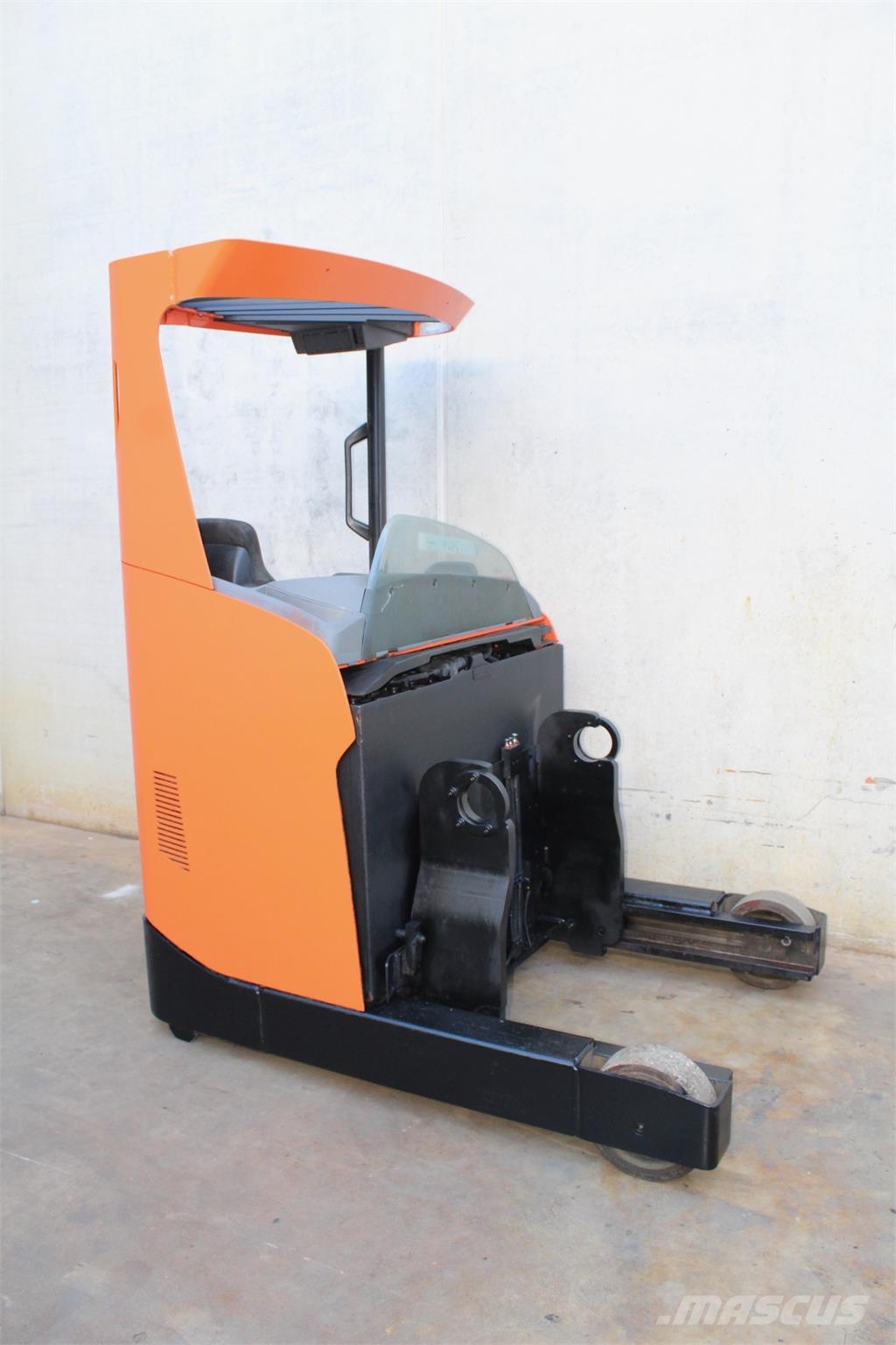 BT RRE 160 H شاحنة مناولة