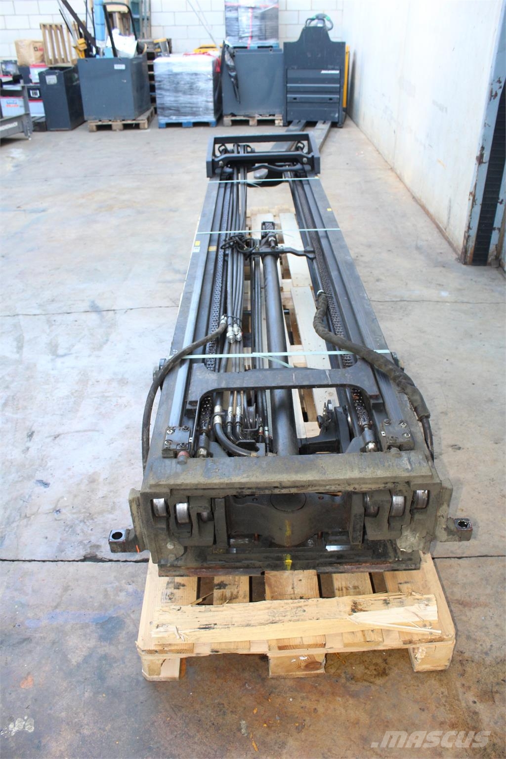 BT RRE 160 H شاحنة مناولة