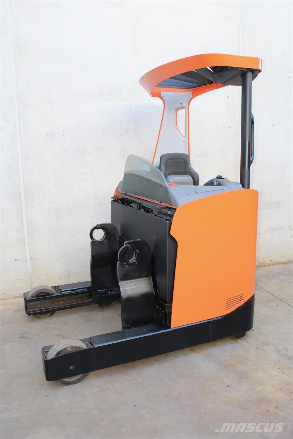 BT RRE 160 H شاحنة مناولة