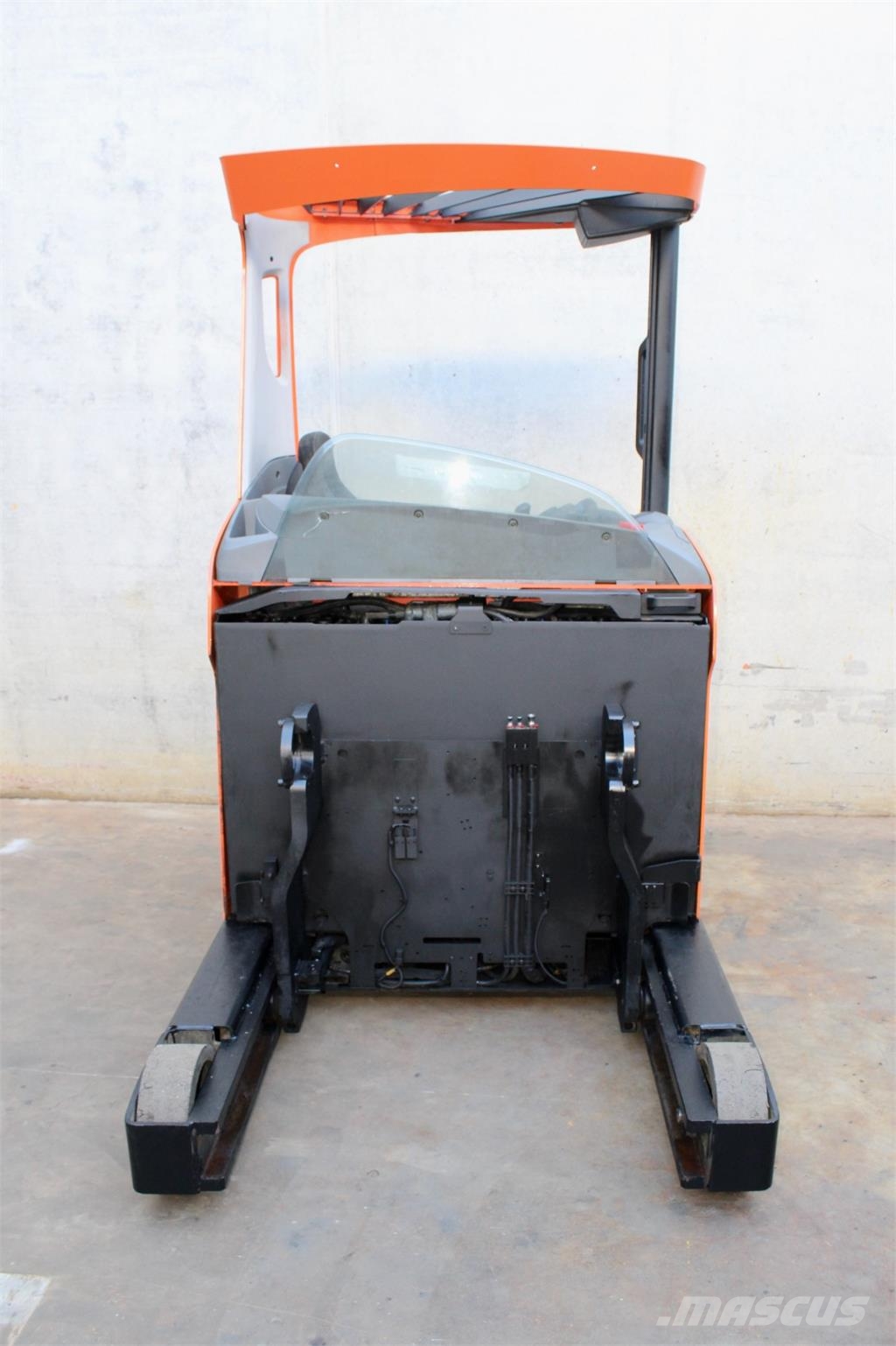 BT RRE 160 H شاحنة مناولة