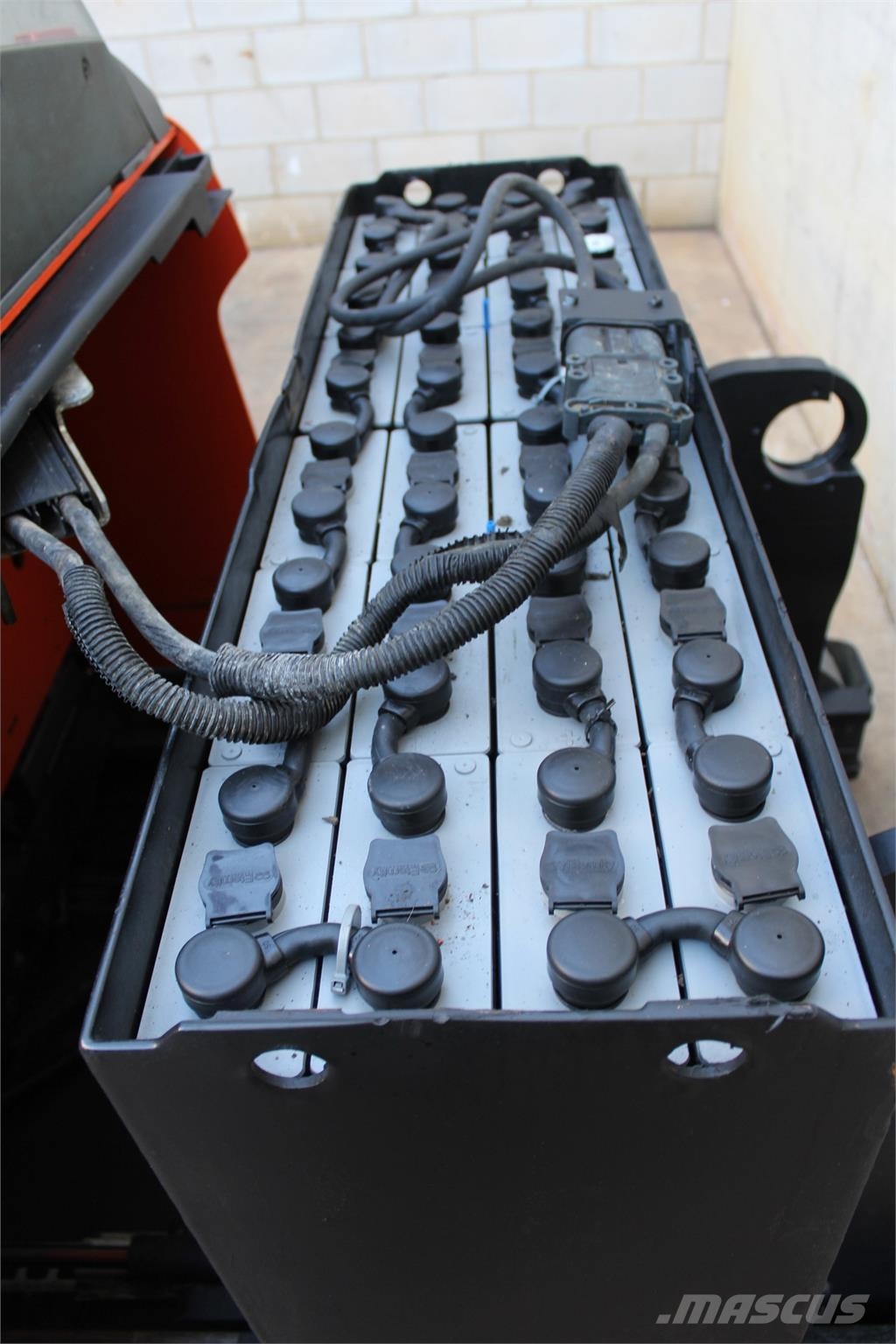 BT RRE 160 H شاحنة مناولة