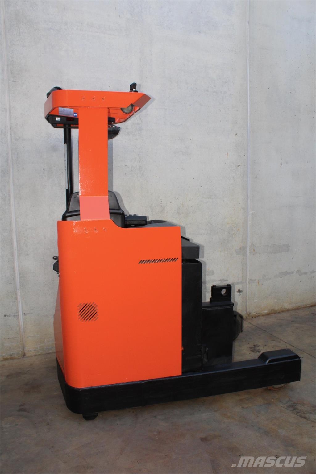 BT RRE 160 MC Stivuitor cu catarg retractabil