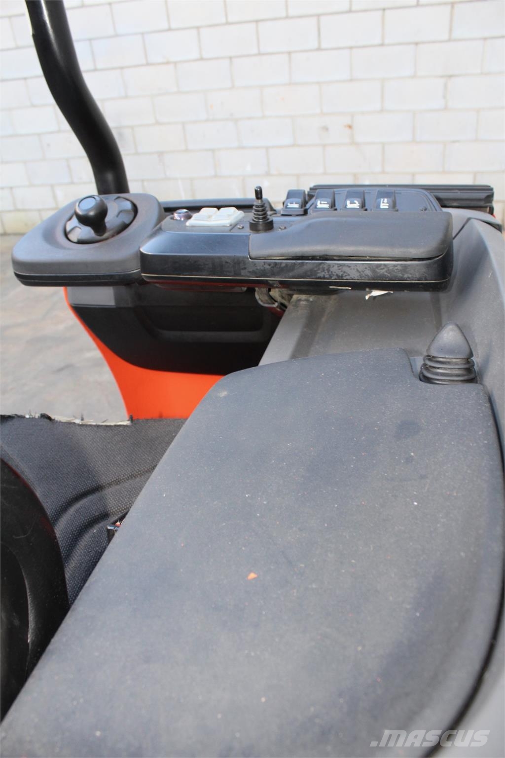 BT RRE 160 MC Stivuitor cu catarg retractabil