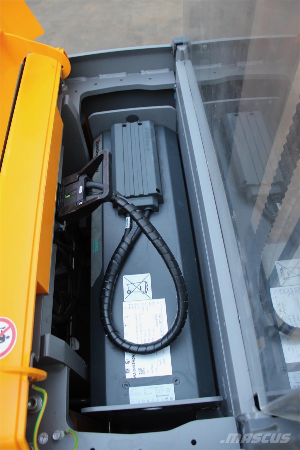 Jungheinrich EJC 112z 270 ZT LI-ION Zelfrijdende stapelaars