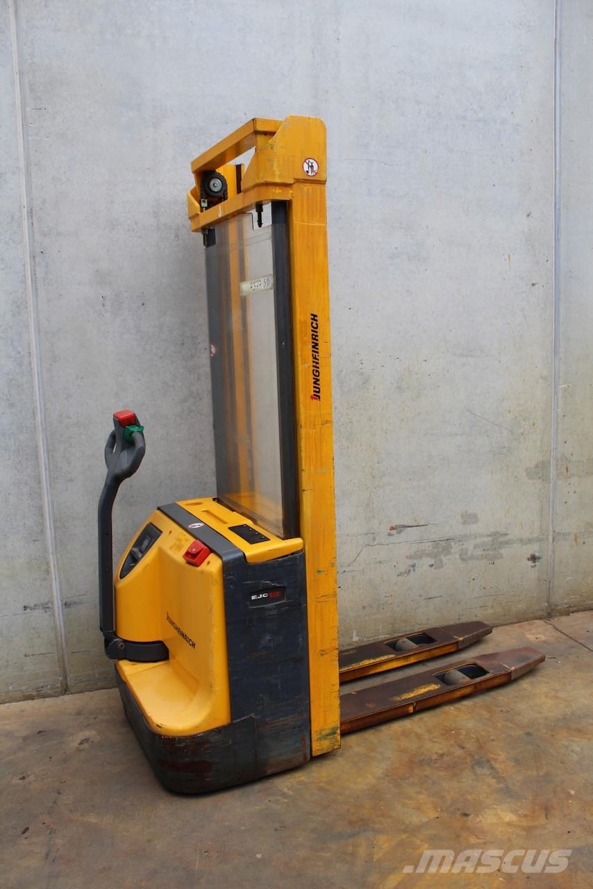 Jungheinrich EJC 12 360 ZT Stand-in stackers