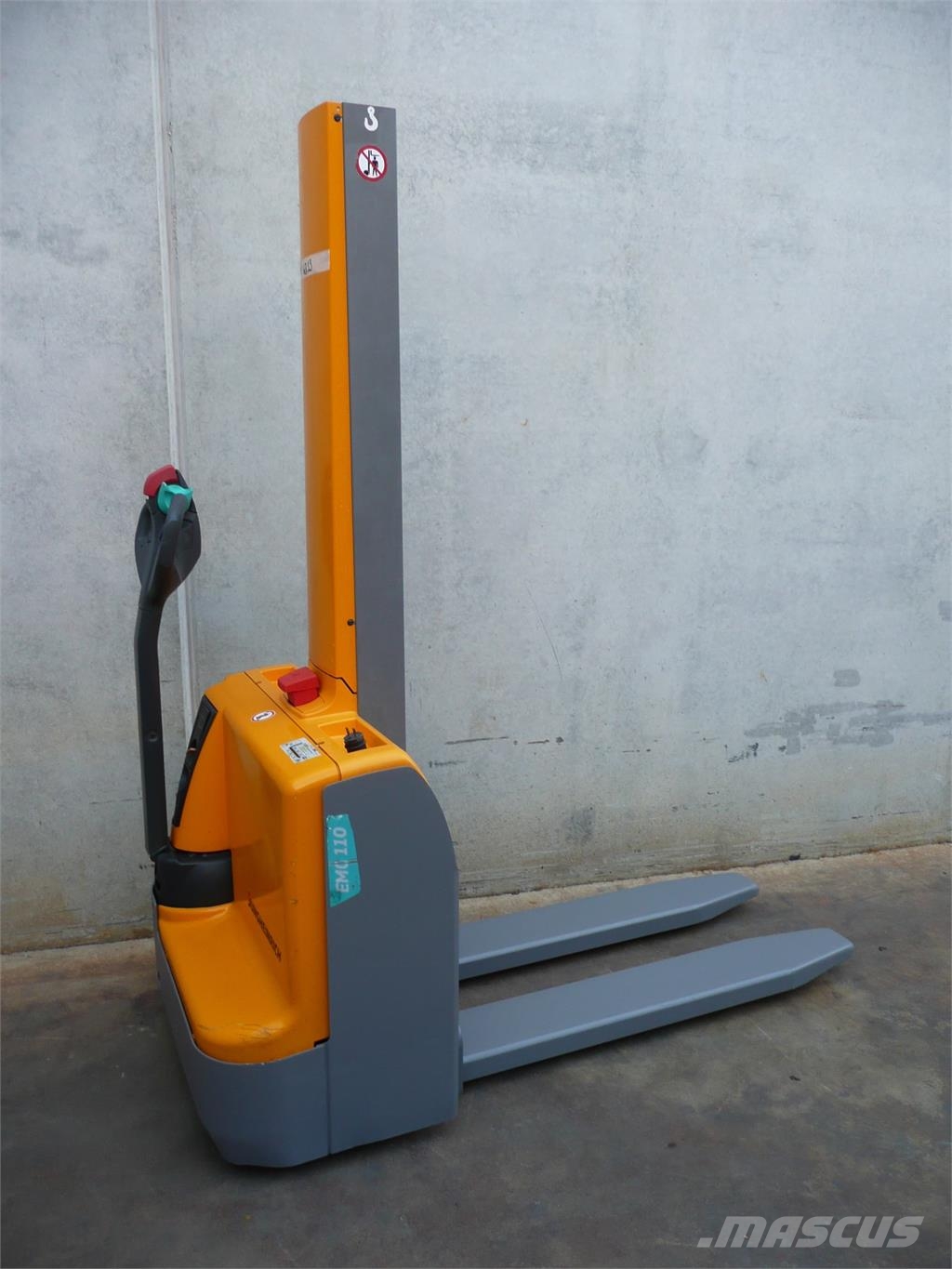 Jungheinrich EMC 110 154 E Stand-in stackers