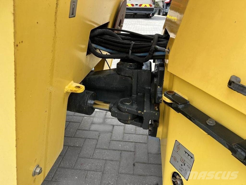 Bomag BW 151 AD-2 Двойни барабанни ролки