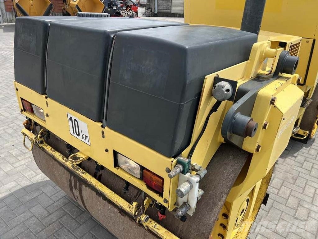 Bomag BW 151 AD-2 Двойни барабанни ролки