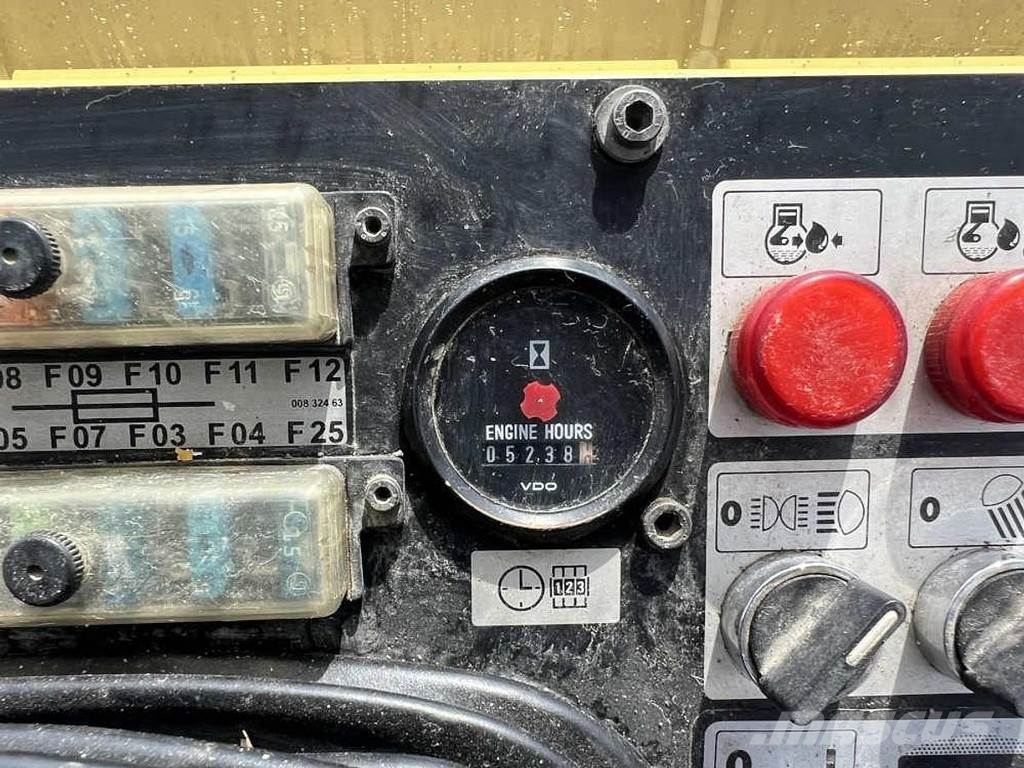 Bomag BW 151 AD-2 Двойни барабанни ролки