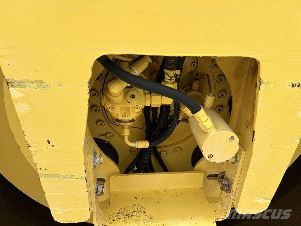 Bomag BW 151 AD-2 Двойни барабанни ролки