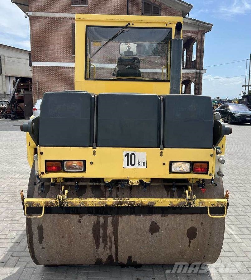 Bomag BW 151 AD-2 Двойни барабанни ролки