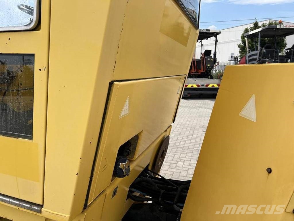 Bomag BW 151 AD-2 Двойни барабанни ролки
