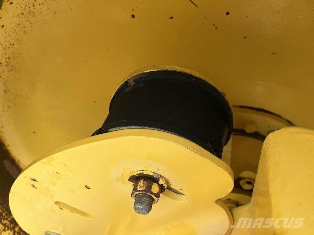 Bomag BW 151 AD-2 Двойни барабанни ролки