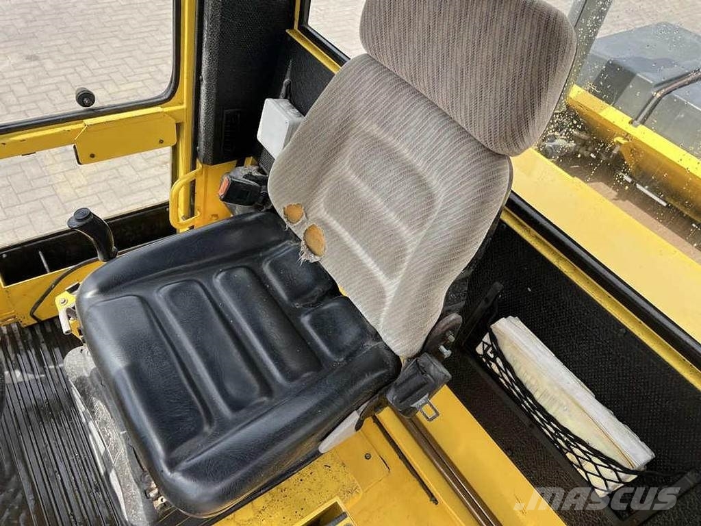 Bomag BW 151 AD-2 Двойни барабанни ролки