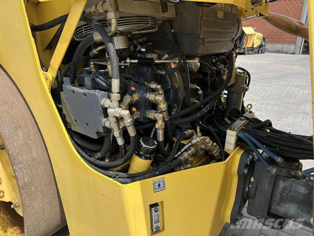Bomag BW 151 AD-2 Двойни барабанни ролки