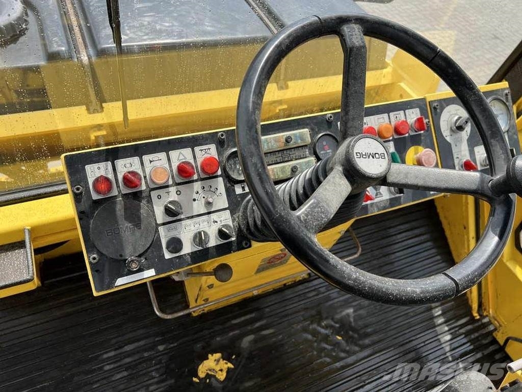 Bomag BW 151 AD-2 Двойни барабанни ролки