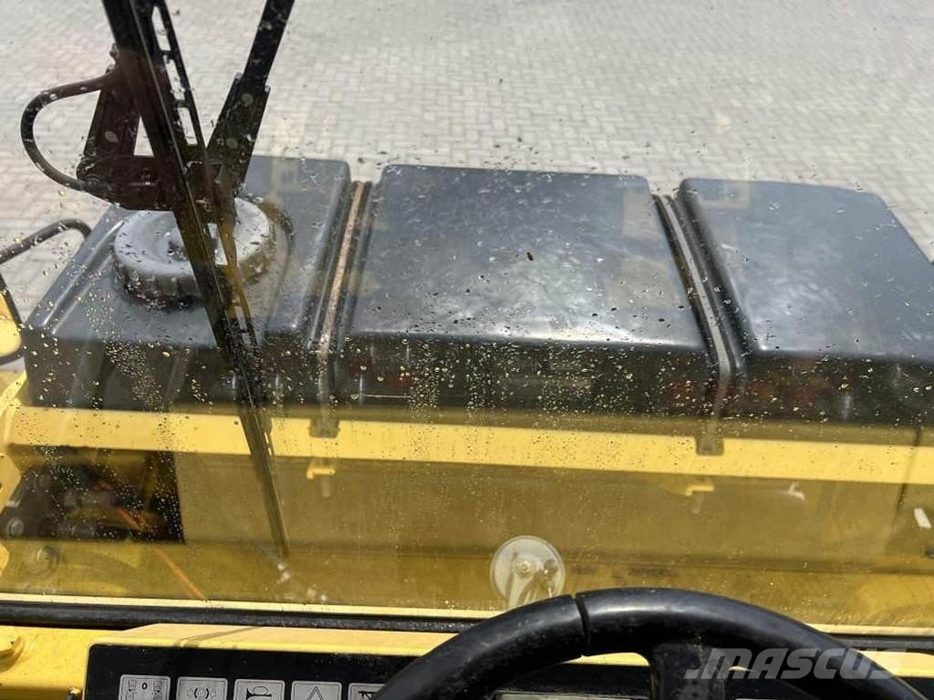 Bomag BW 151 AD-2 Двойни барабанни ролки