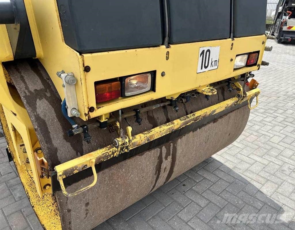 Bomag BW 151 AD-2 Двойни барабанни ролки