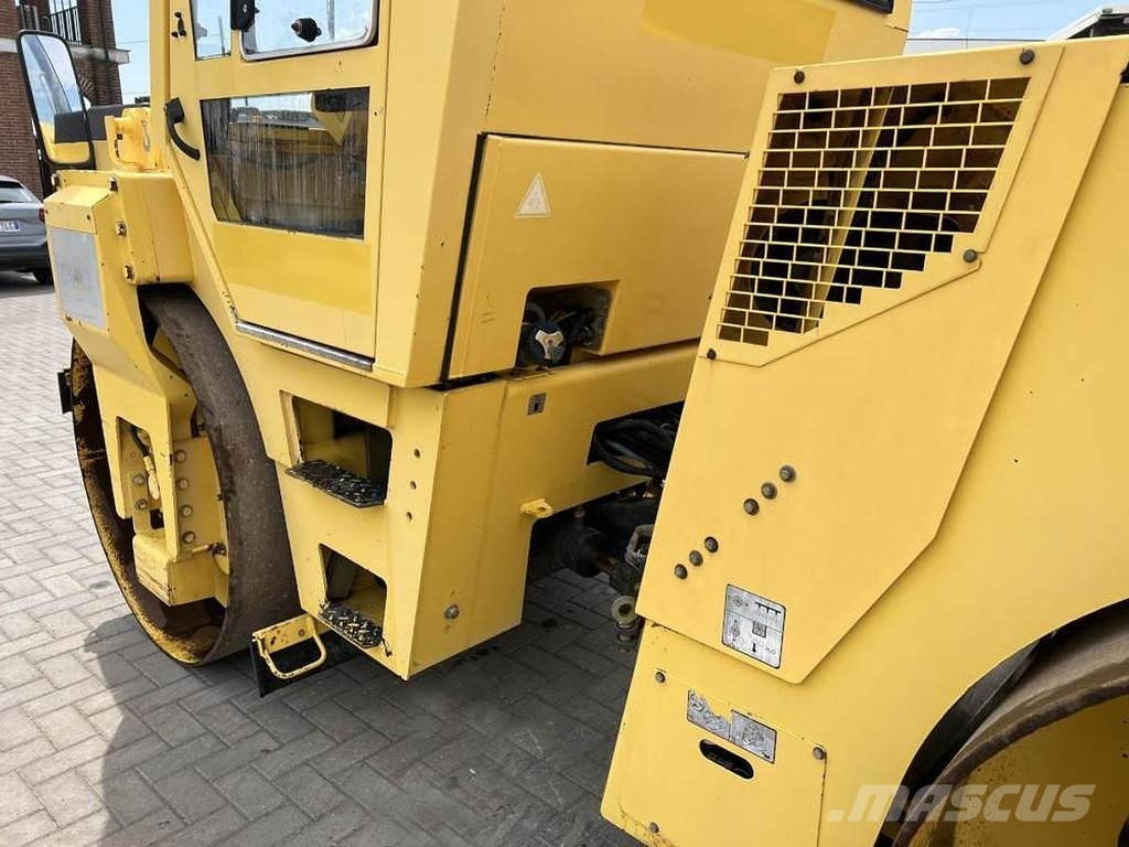 Bomag BW 151 AD-2 Двойни барабанни ролки