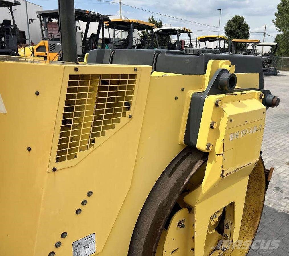 Bomag BW 151 AD-2 Двойни барабанни ролки