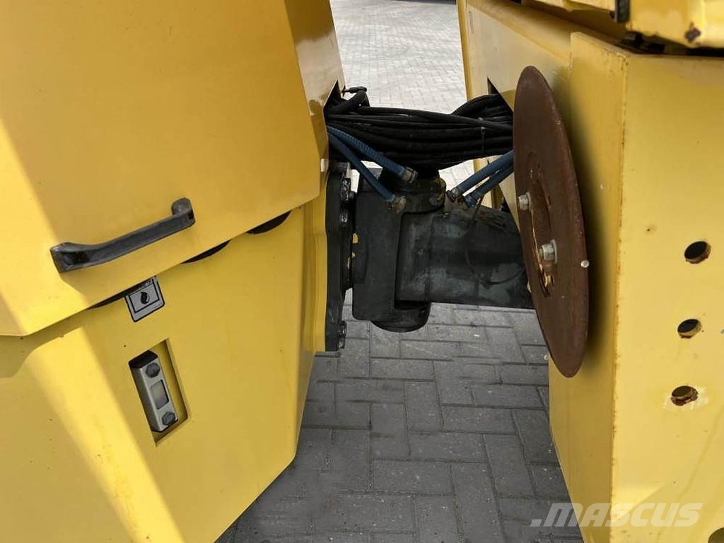 Bomag BW 151 AD-2 Двойни барабанни ролки