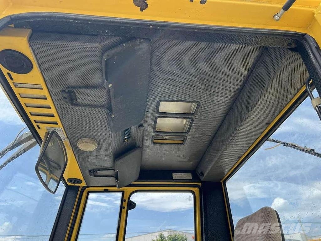 Bomag BW 151 AD-2 Двойни барабанни ролки