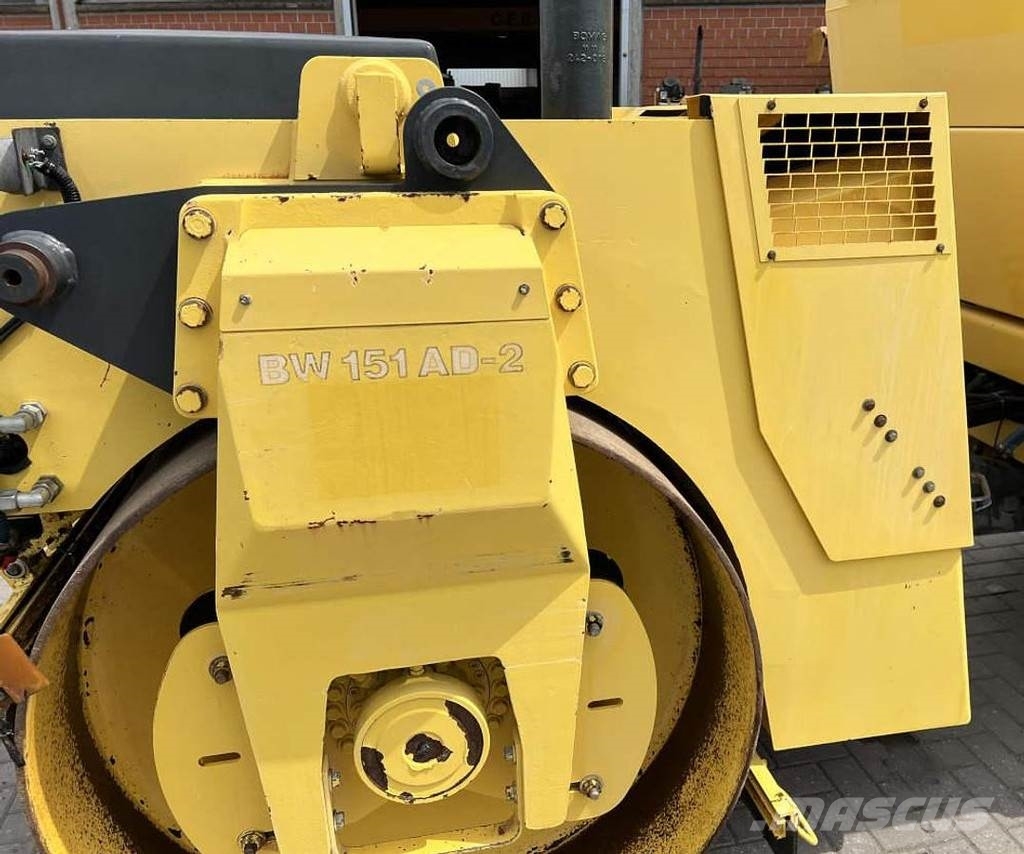 Bomag BW 151 AD-2 Двойни барабанни ролки