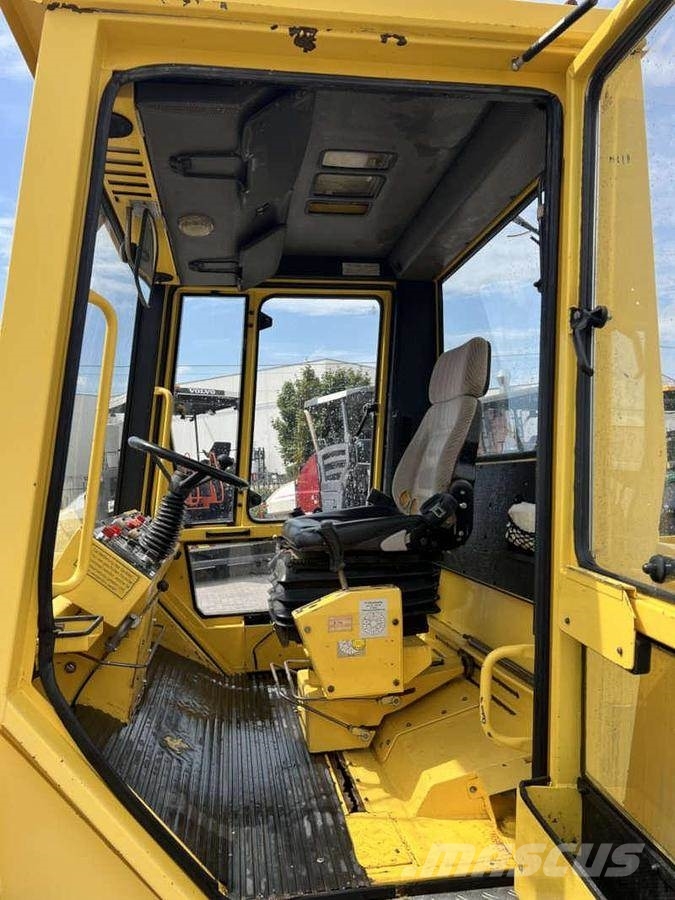 Bomag BW 151 AD-2 Двойни барабанни ролки