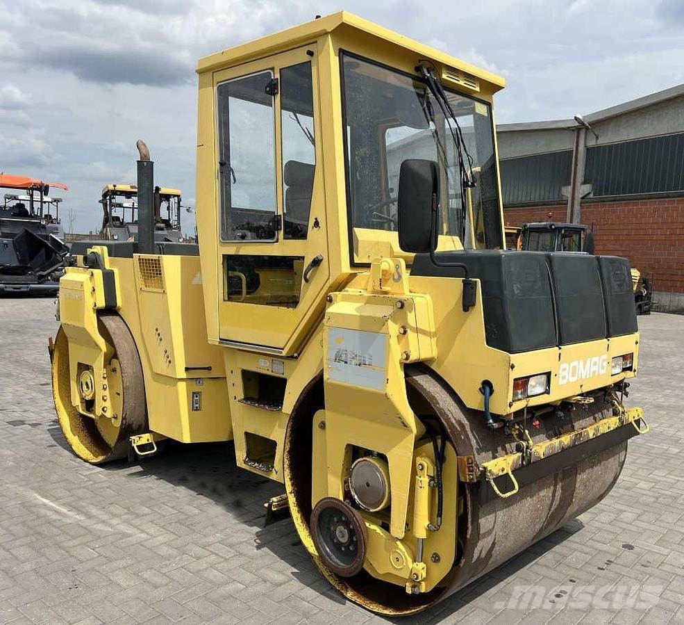 Bomag BW 151 AD-2 Двойни барабанни ролки
