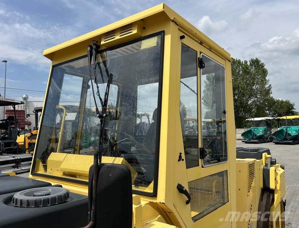 Bomag BW 151 AD-2 Двойни барабанни ролки
