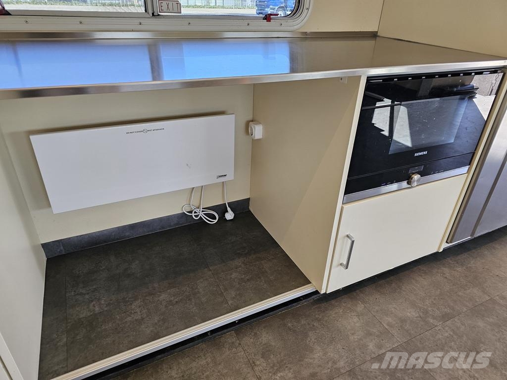 Scania 2 X SLIDE OUT / CAMPER / WOHNMOBIL Други полуремаркета