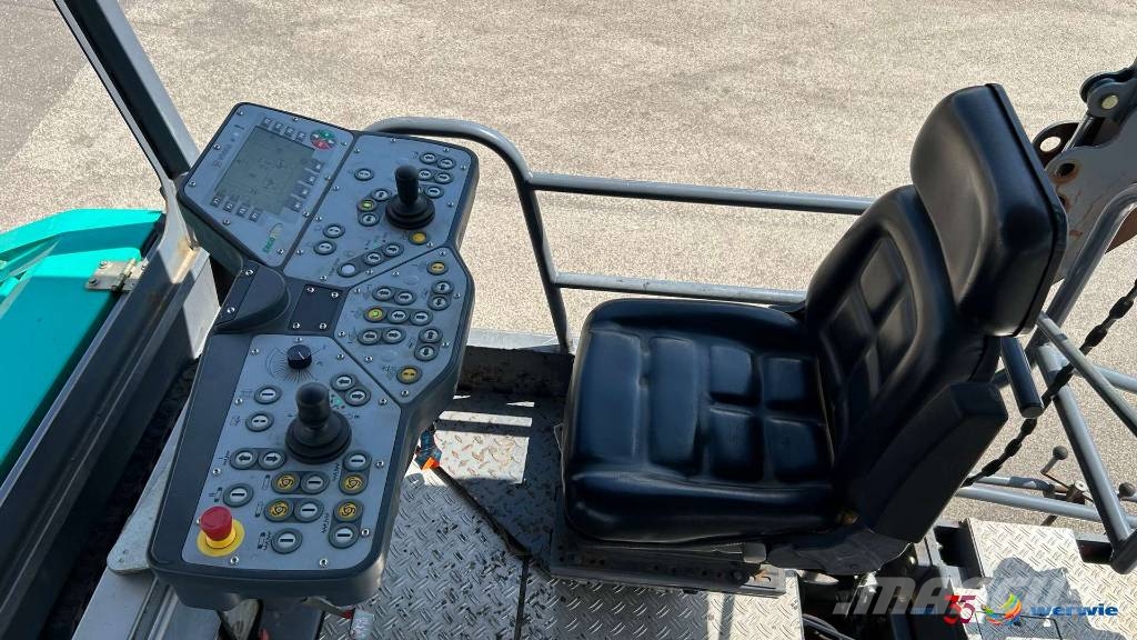 Vögele SUPER 1600-2 معدات السفلتة