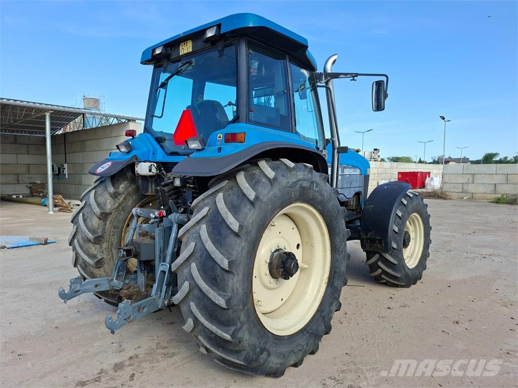 New Holland 8870 4X4 Entreprenør - Andet