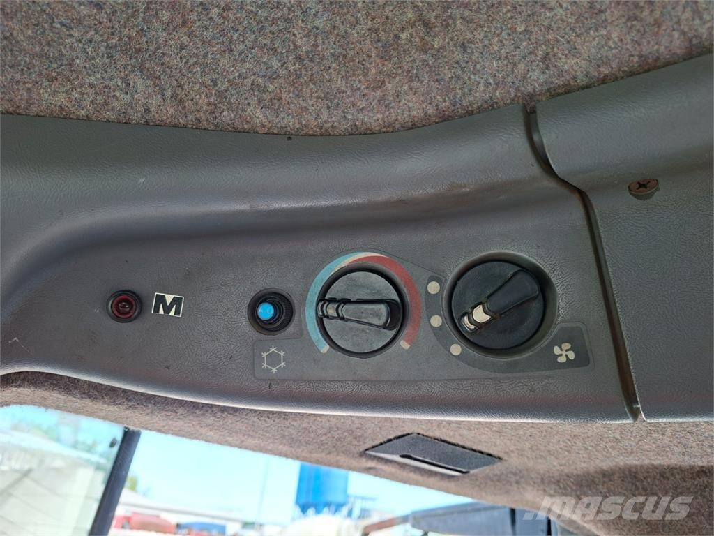 New Holland 8870 4X4 Entreprenør - Andet