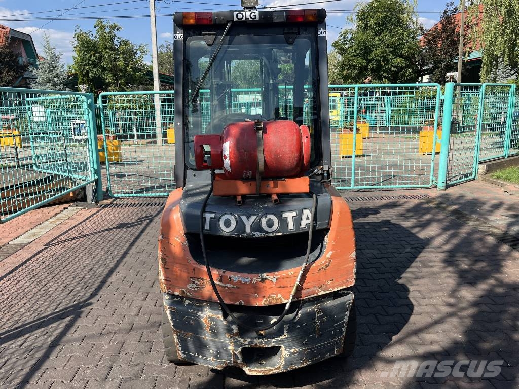 Toyota 8FGF30 /02/ V-4280 IO Газовые погрузчики