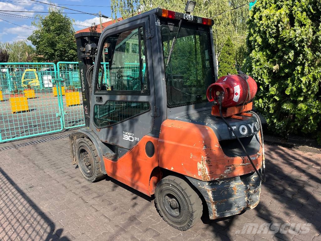 Toyota 8FGF30 /02/ V-4280 IO Газовые погрузчики