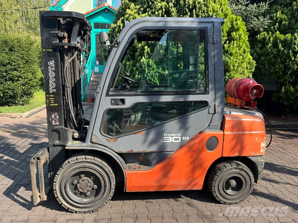 Toyota 8FGF30 /02/ V-4280 IO Газовые погрузчики