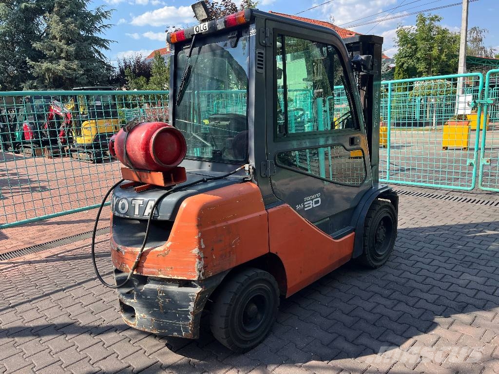 Toyota 8FGF30 /02/ V-4280 IO Газовые погрузчики
